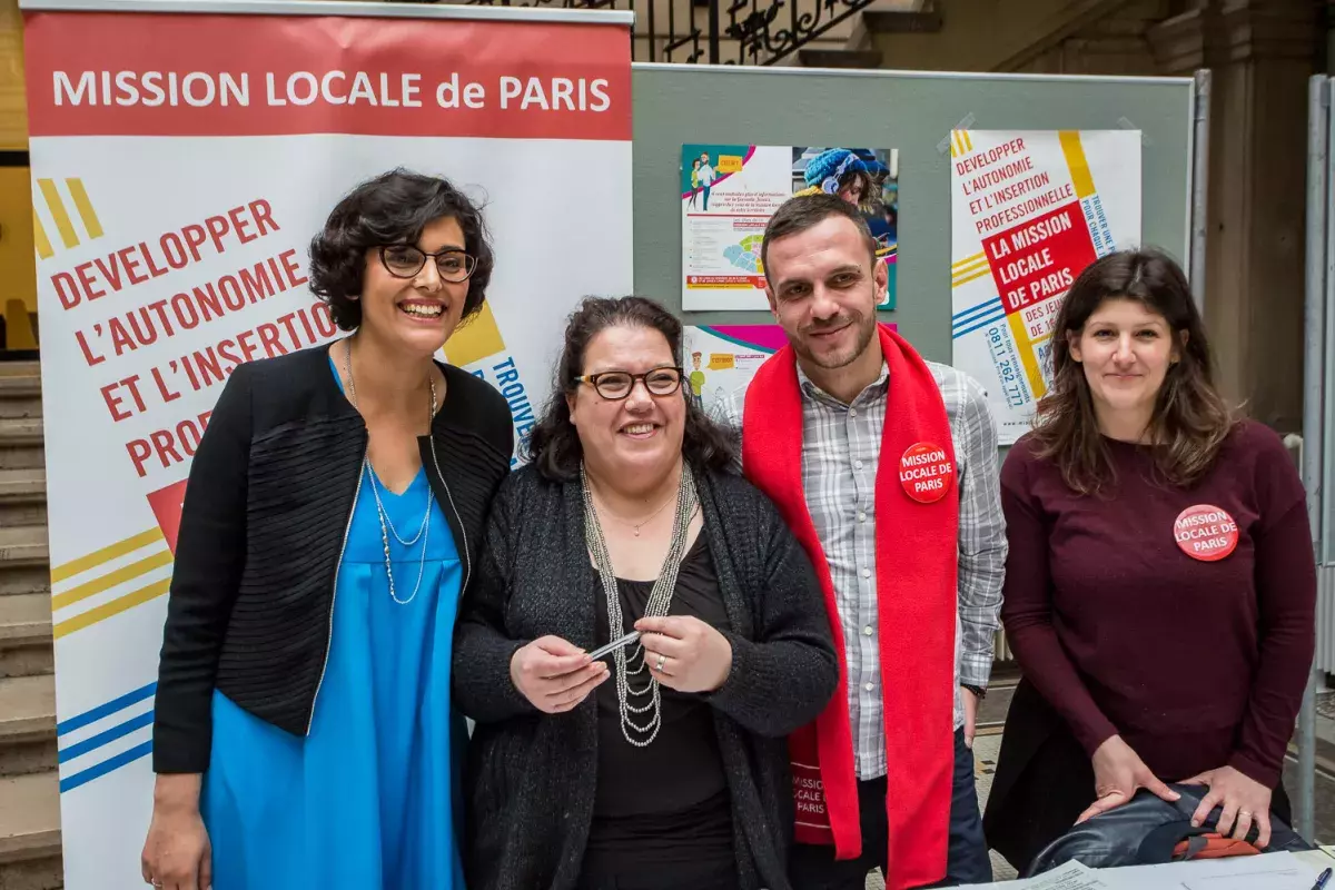 jpg/erwan_floc_h-20160405-18e__forum_de_l_emploi__mairie__myriam_el_khomri__paris-2966.jpg